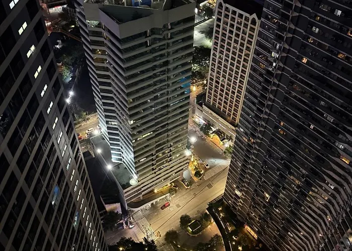 The Pent - Stunning 46f Skyline View Makati *
